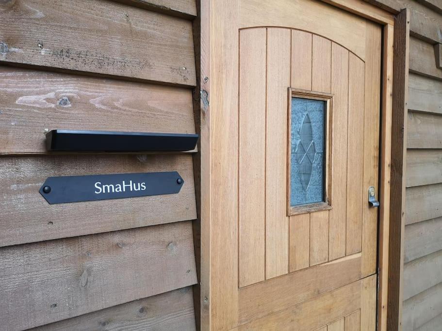 Stylish Apartment In Horsham With Parking And Own Entrance Exterior foto